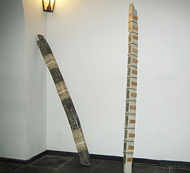 Totem-Pfähle, 2004/2005, ca 230 x 13 x 11 cm